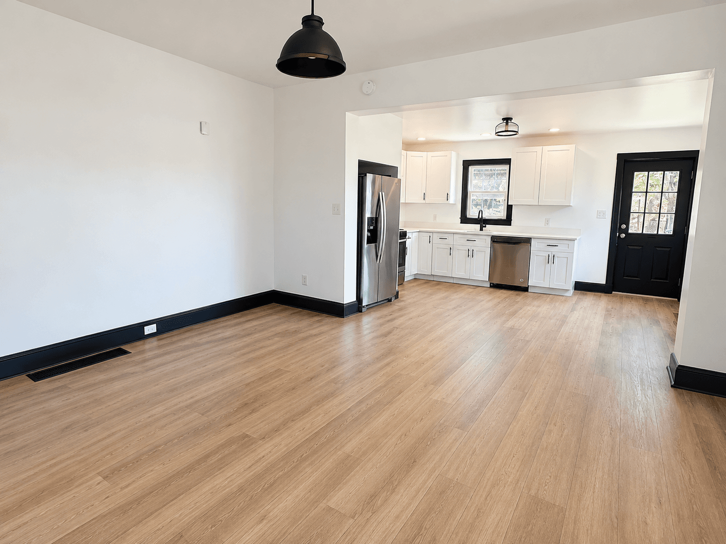 Homestead House: 332 W 14th Ave