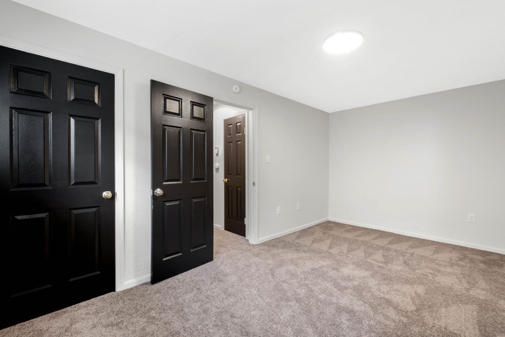 Beaver Apartment: 478 4th St.