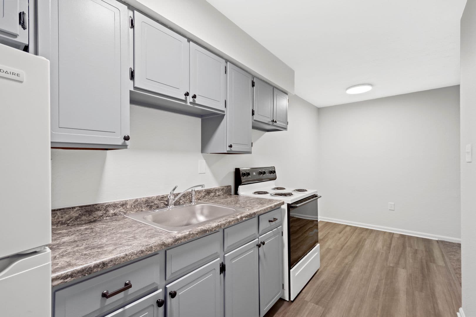 Beaver Apartment: 478 4th St.