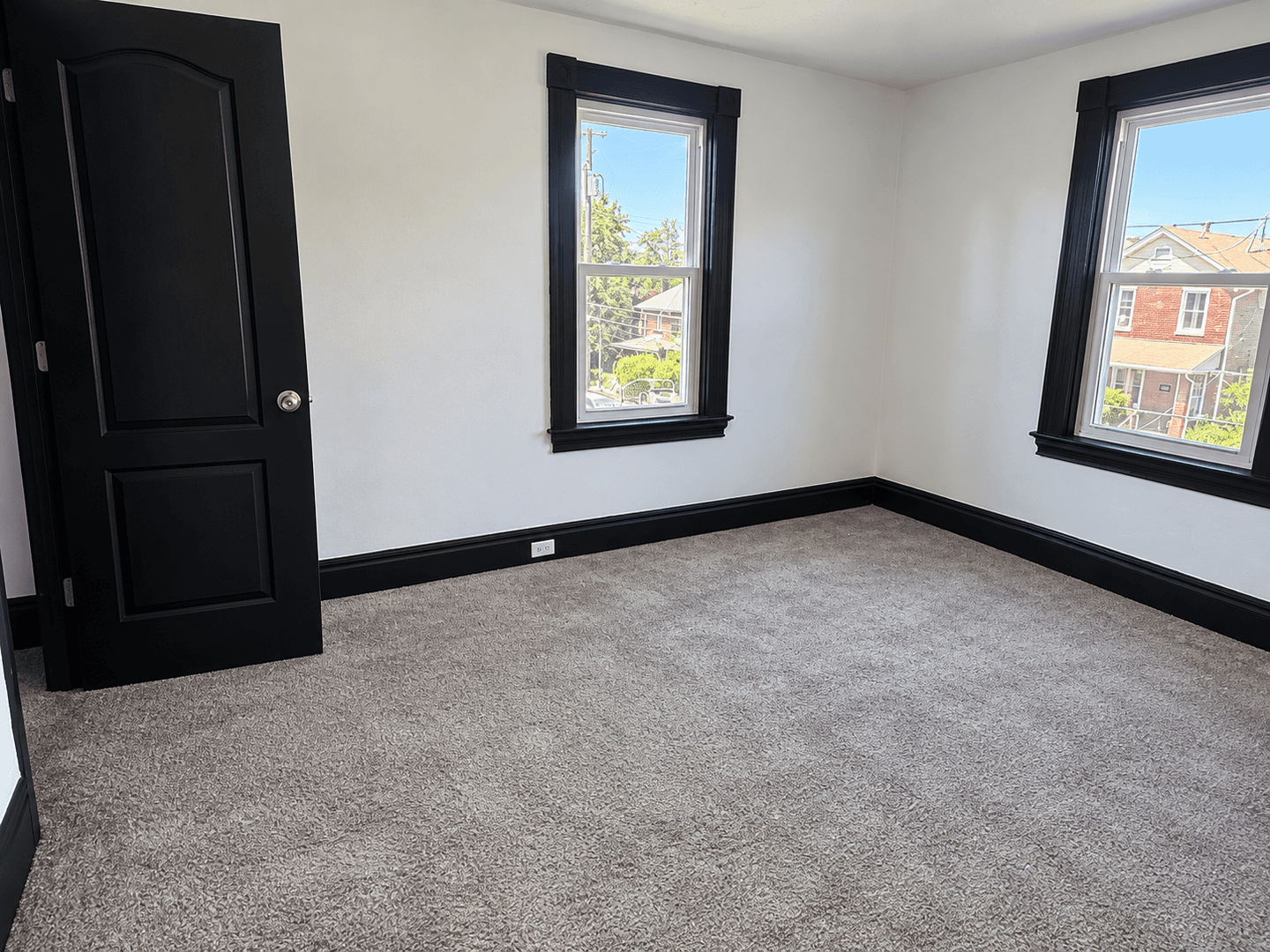 Homestead House: 332 W 14th Ave