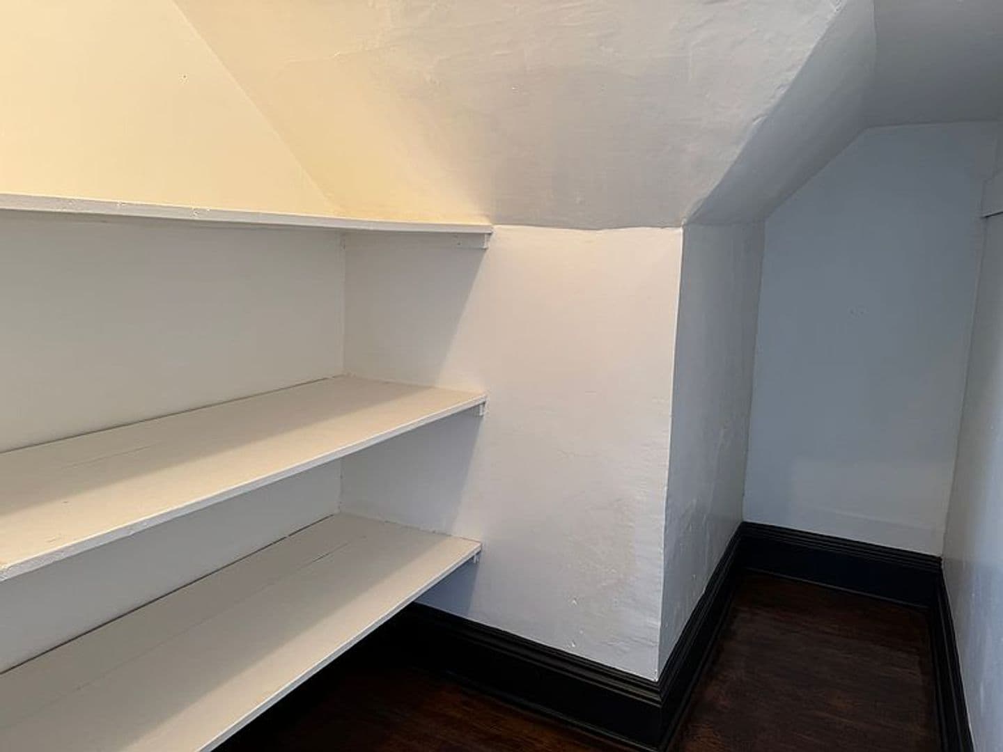 Munhall House: 622 E 13th Ave
