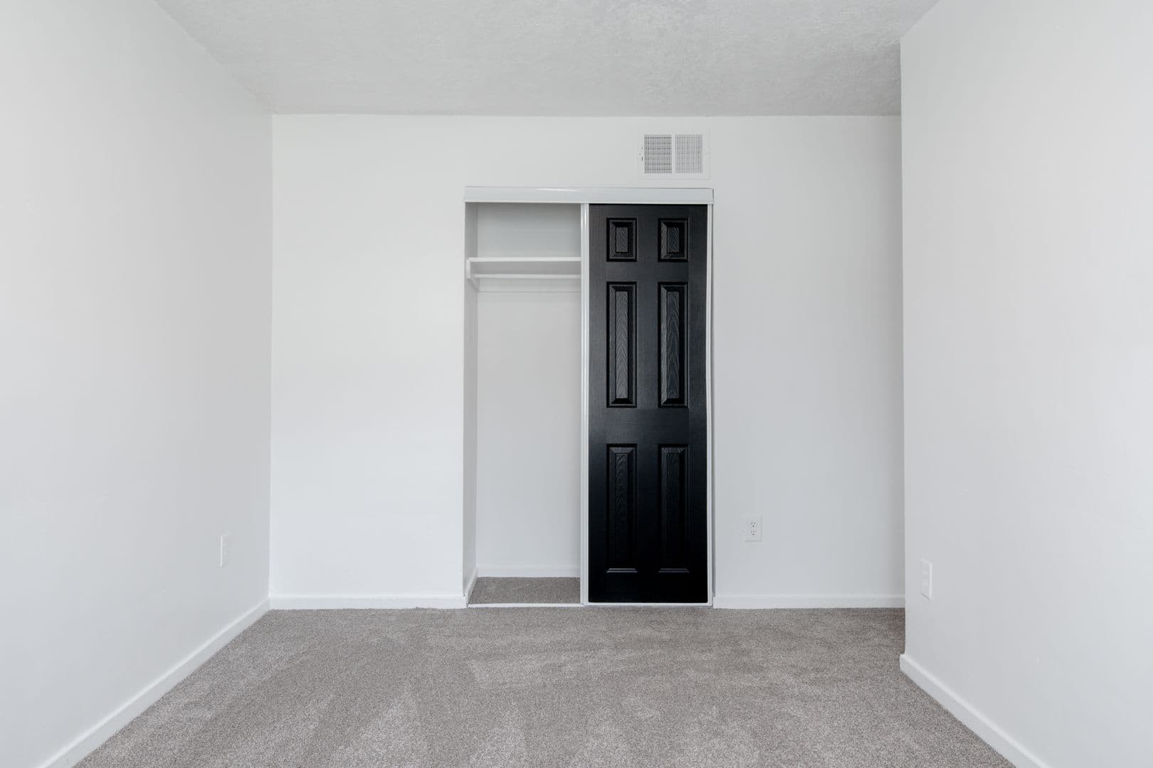 Midland Townhome: 16 Midland Heights Circle
