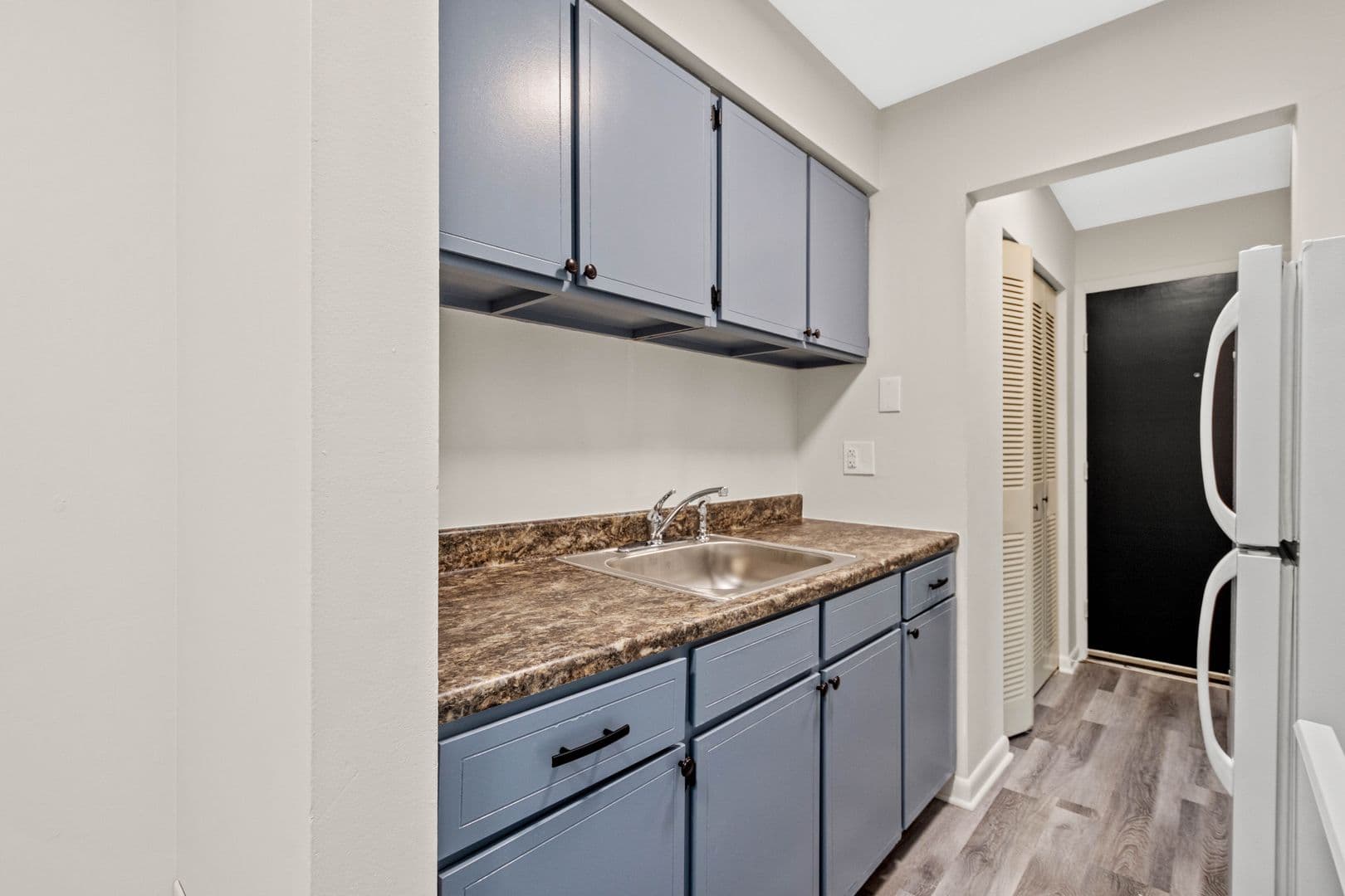 Beaver Apartment: 427 Wayne St