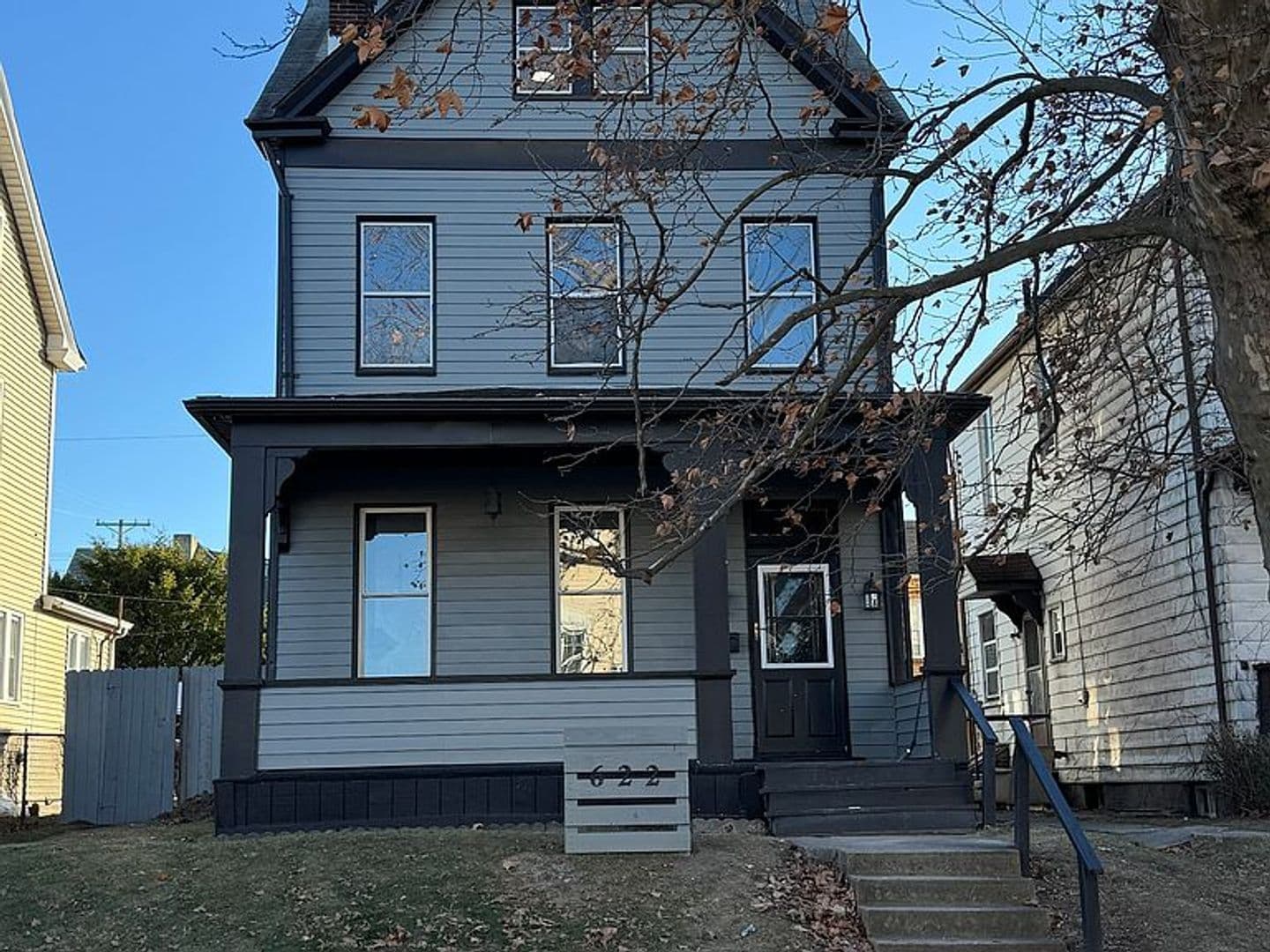 Munhall House: 622 E 13th Ave