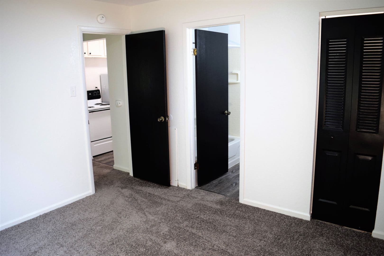 New Brighton Apartment: 201 Valley Ave.
