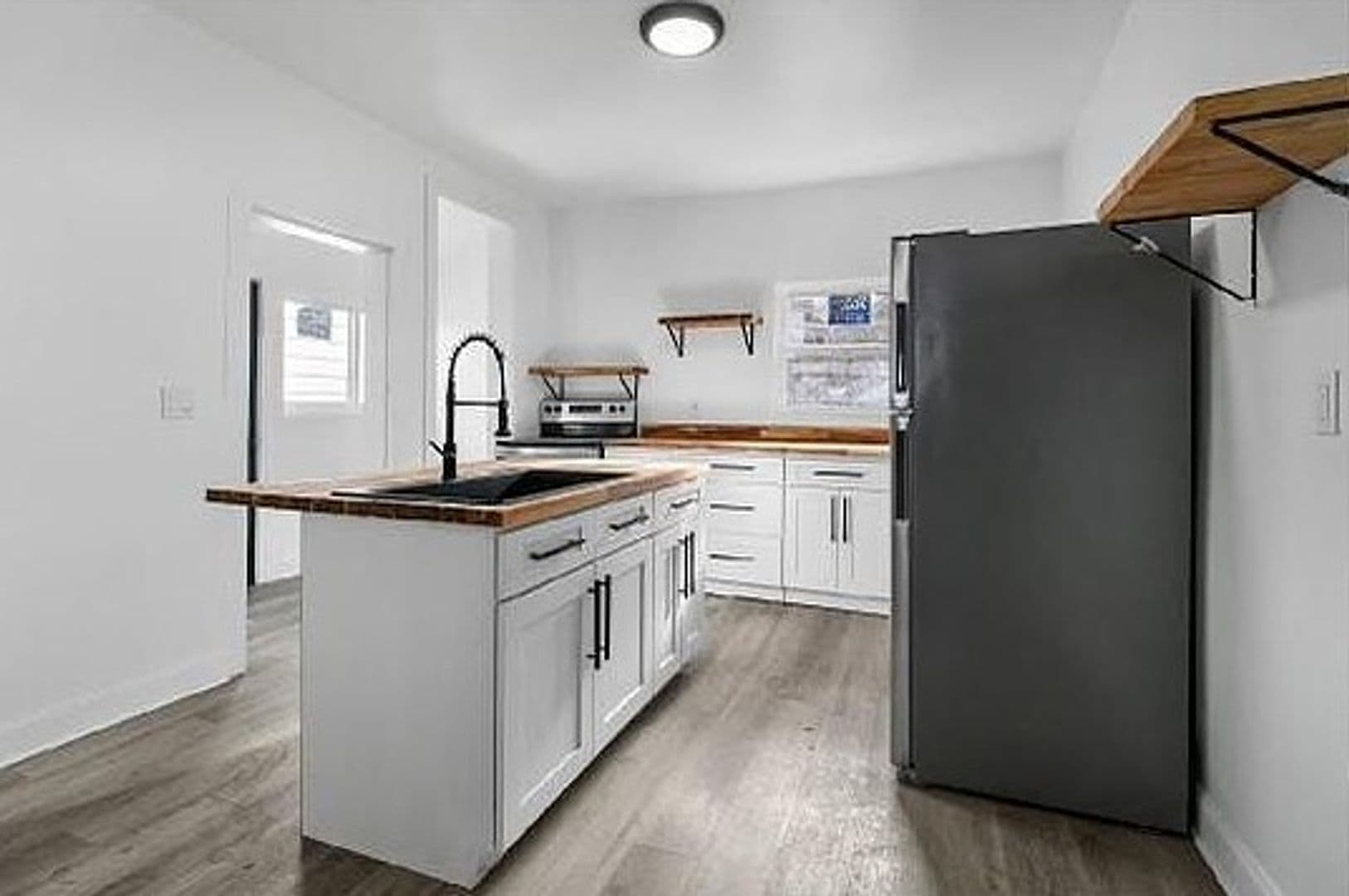 Homestead House: 228 E 16th Ave