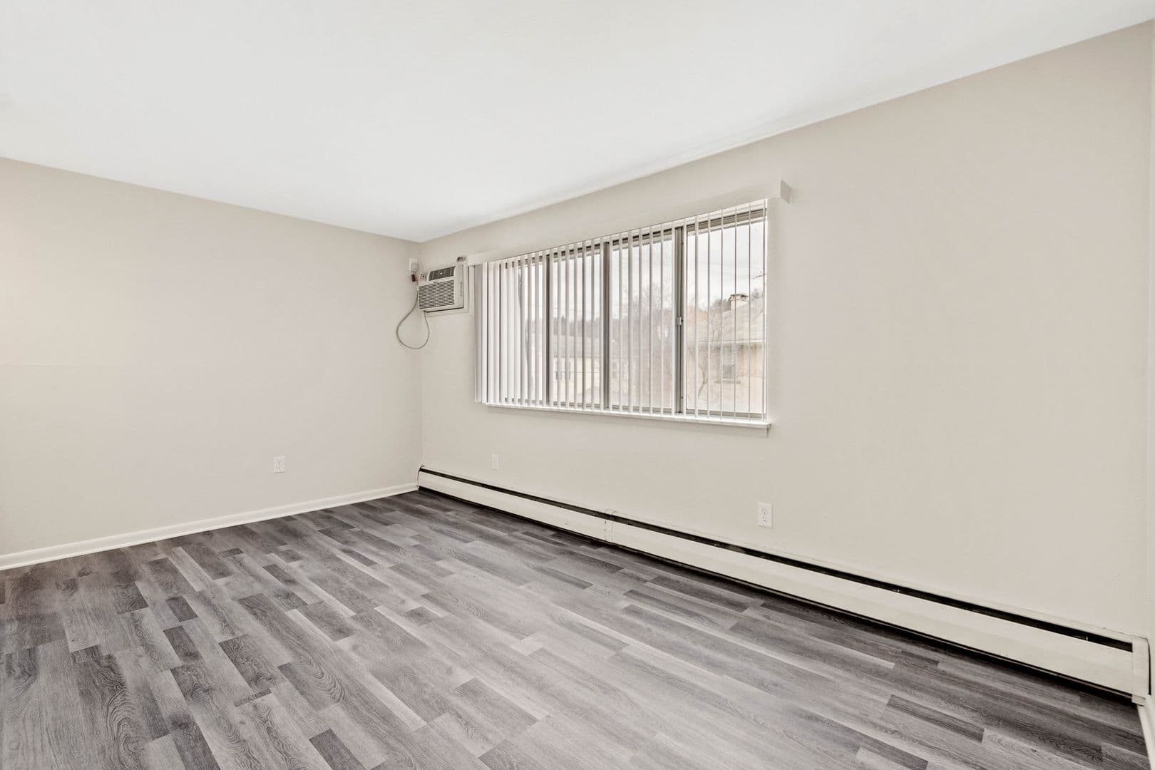 Beaver Apartment: 427 Wayne St