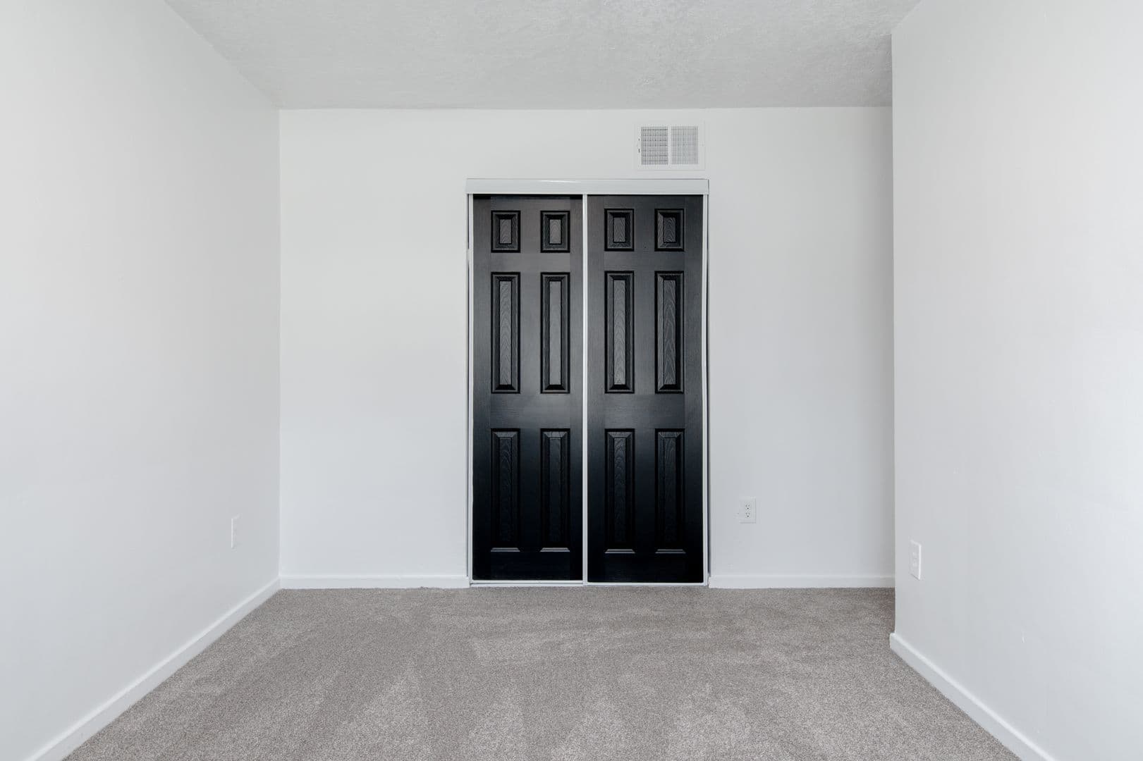 Midland Townhome: 16 Midland Heights Circle