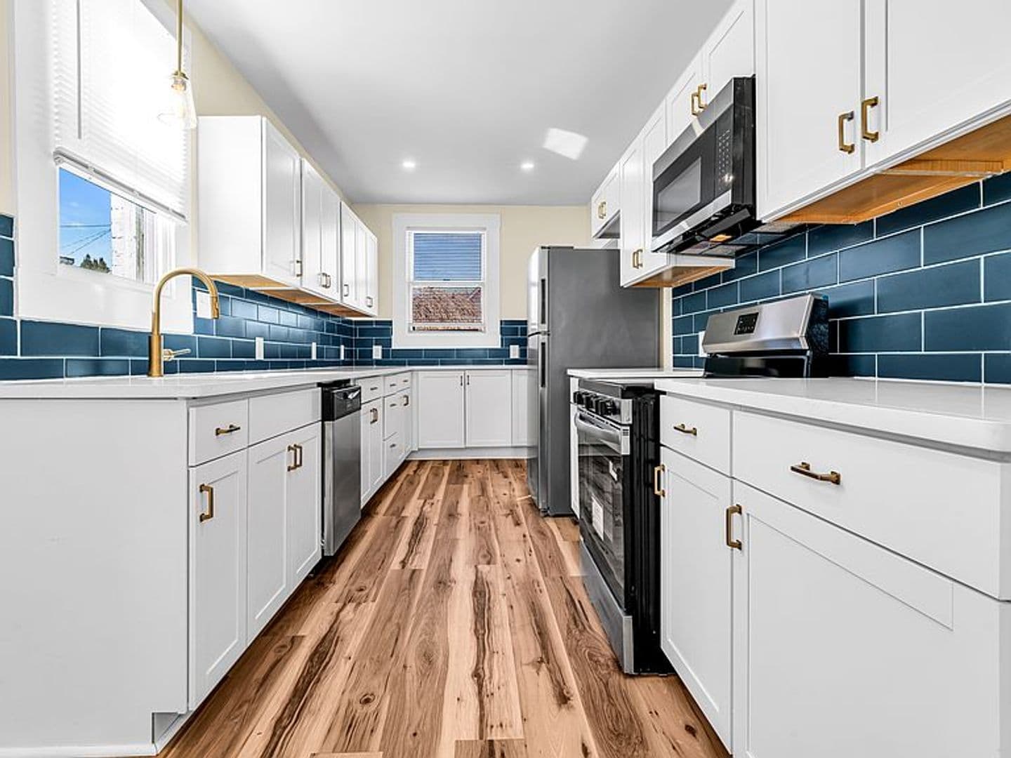 Munhall House: 119 E 20th Ave