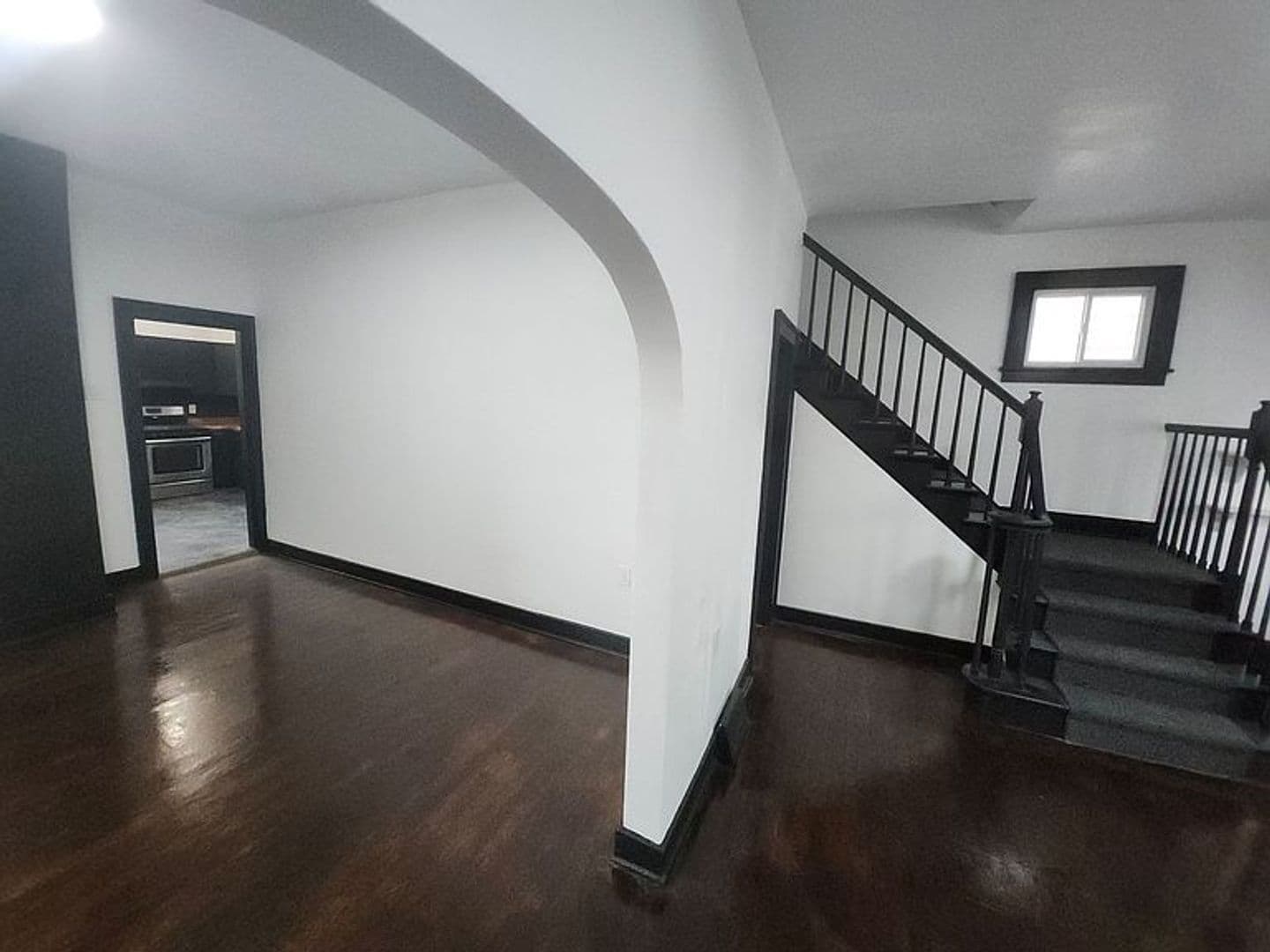Munhall House: 622 E 13th Ave