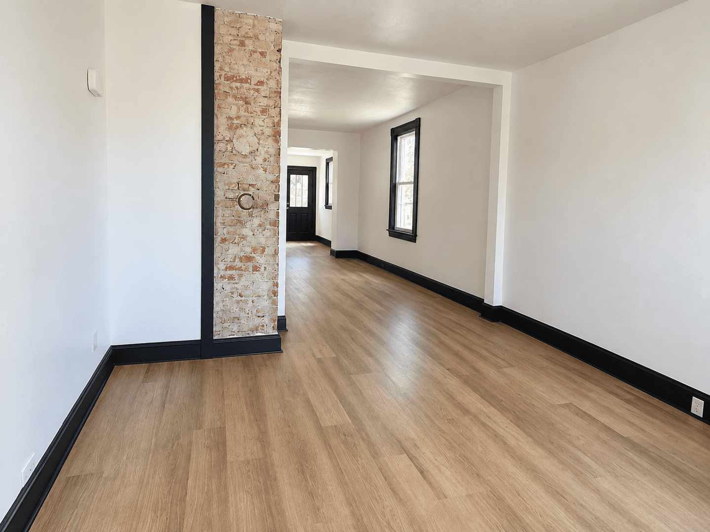 Homestead House: 332 W 14th Ave