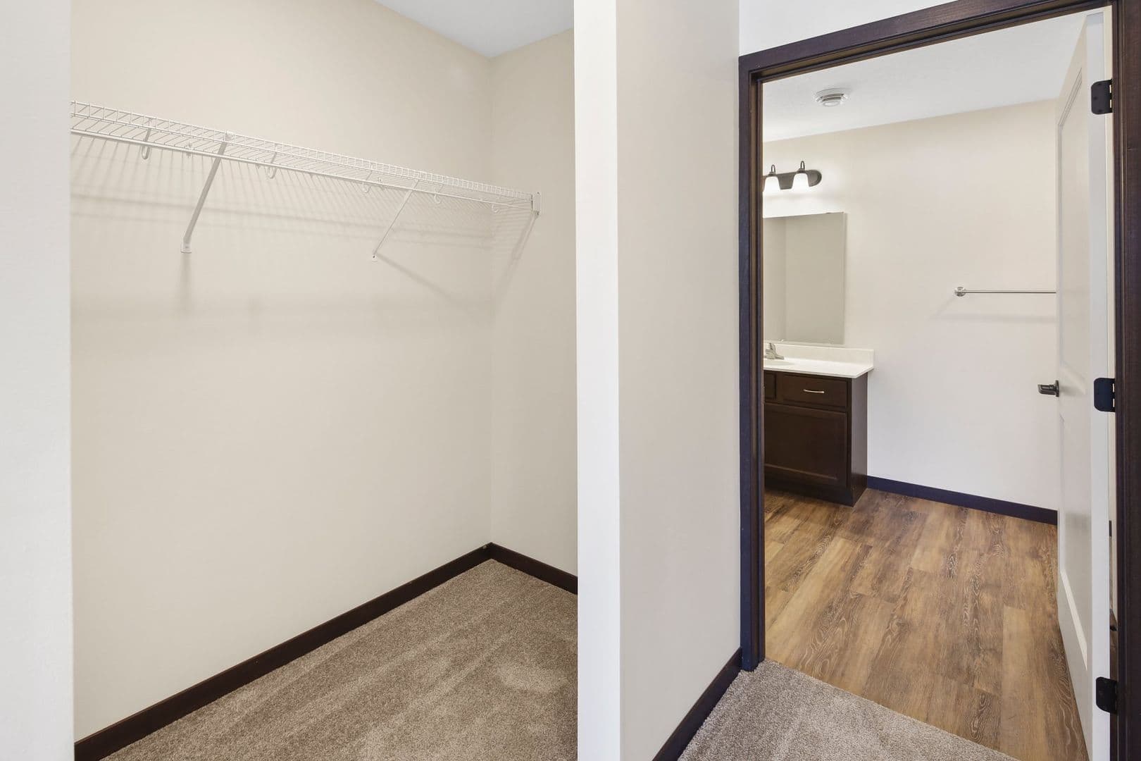 Monticello Apartment: 212 Locust St