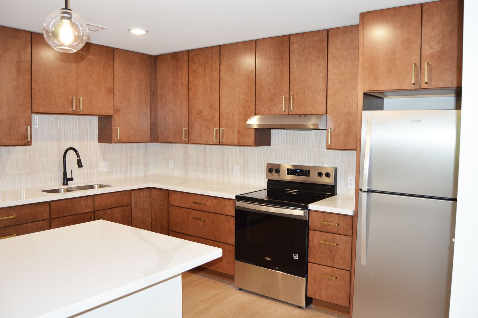 Alexandria Apartment: 716 Darling Ave