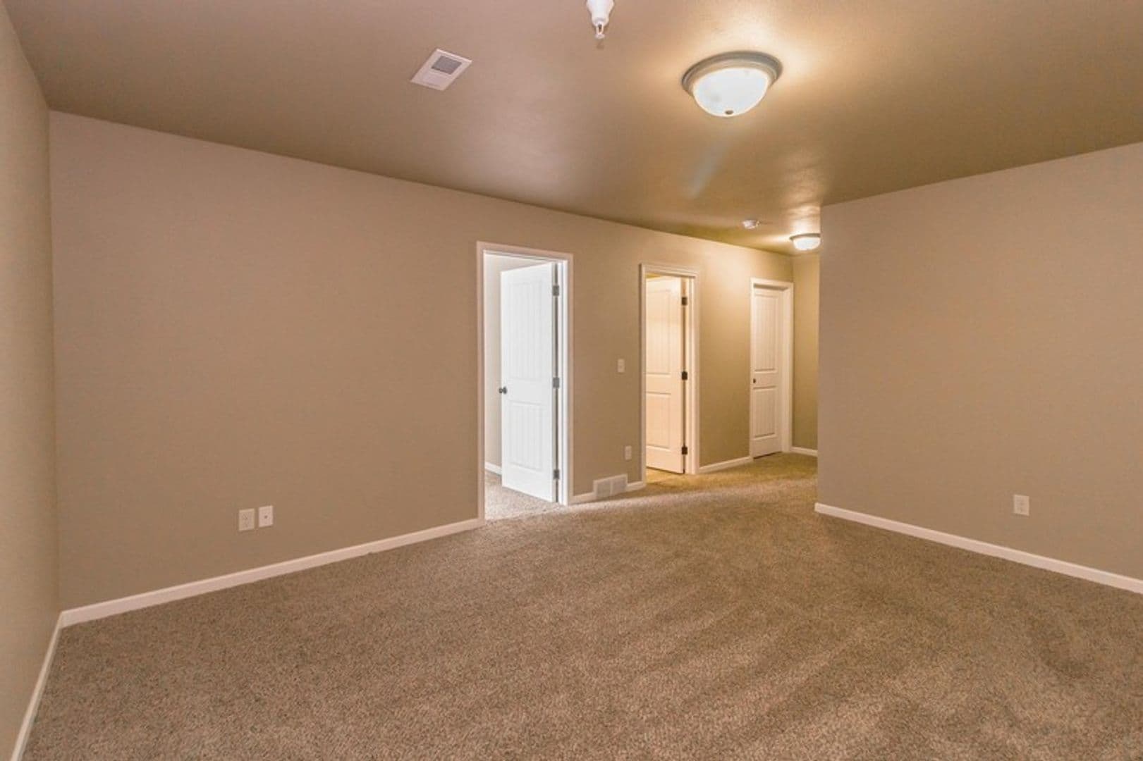 Dickinson Apartment: 2051 Yellowstone Cir