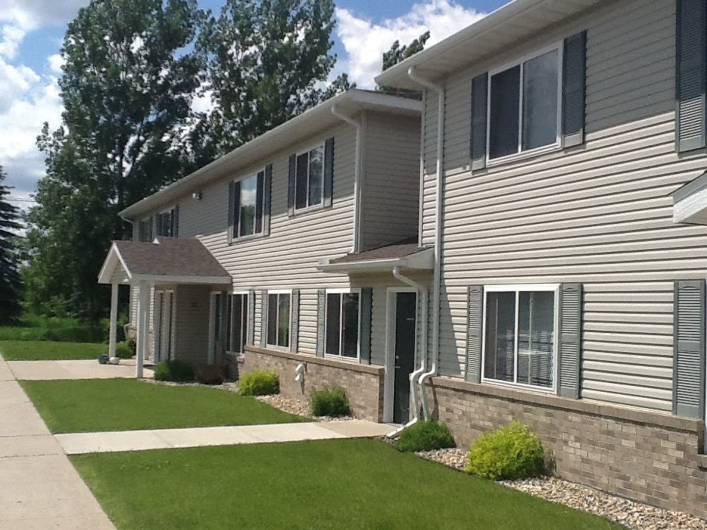 Wahpeton Apartment: 902 8th Ave S