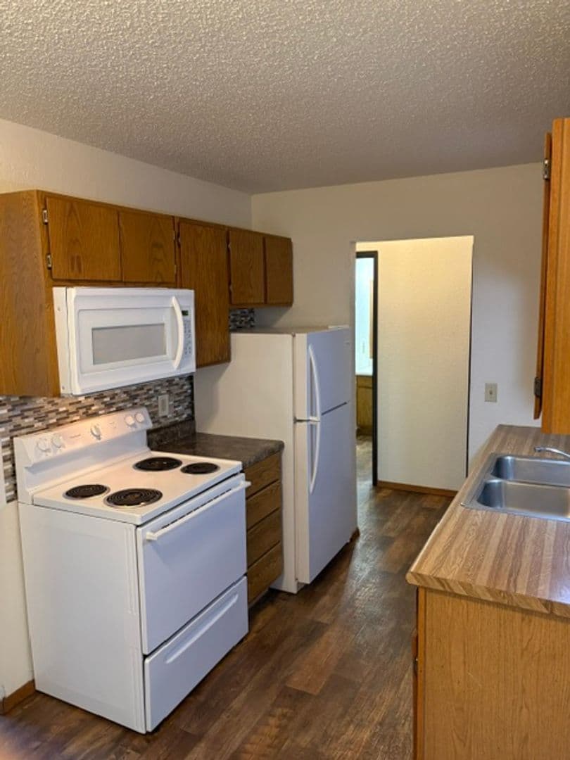 Waite Park Apartment: 30 15th Ave N