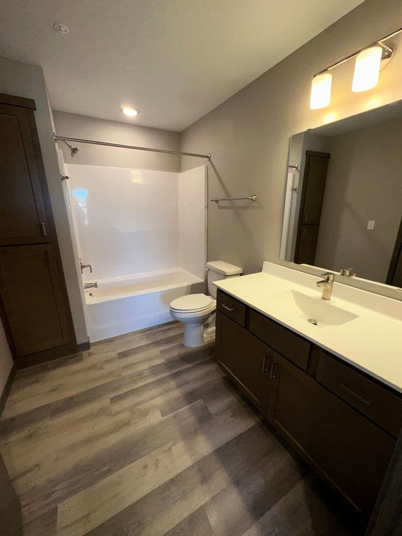 Melrose Apartment: 1250 Railroad Avenue NW