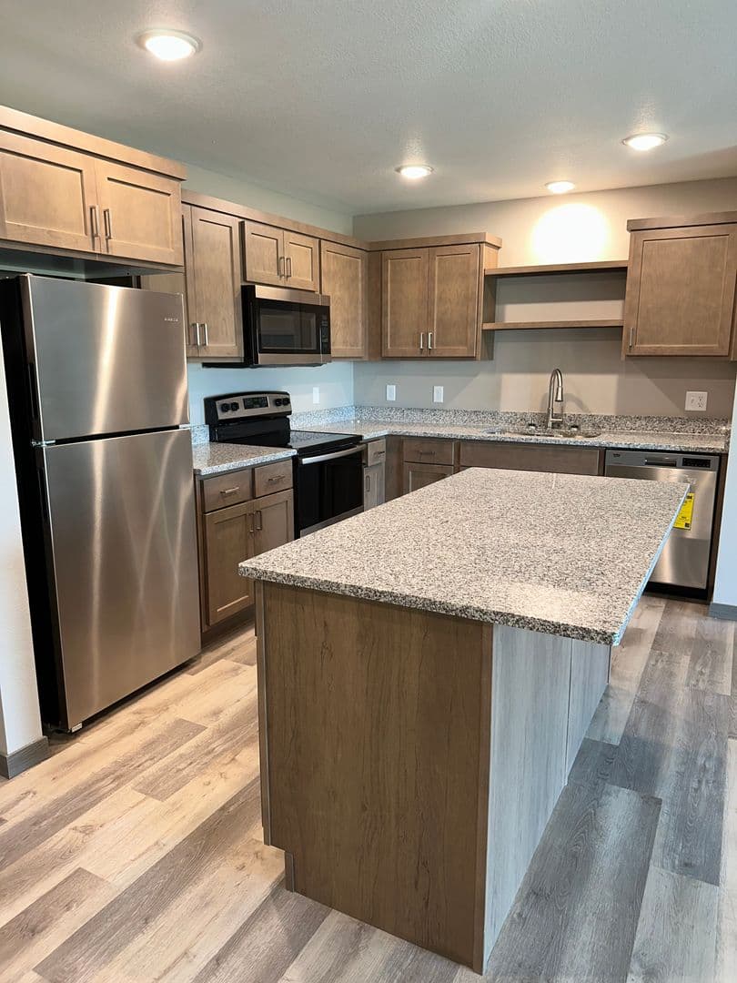 Melrose Apartment: 1250 Railroad Avenue NW