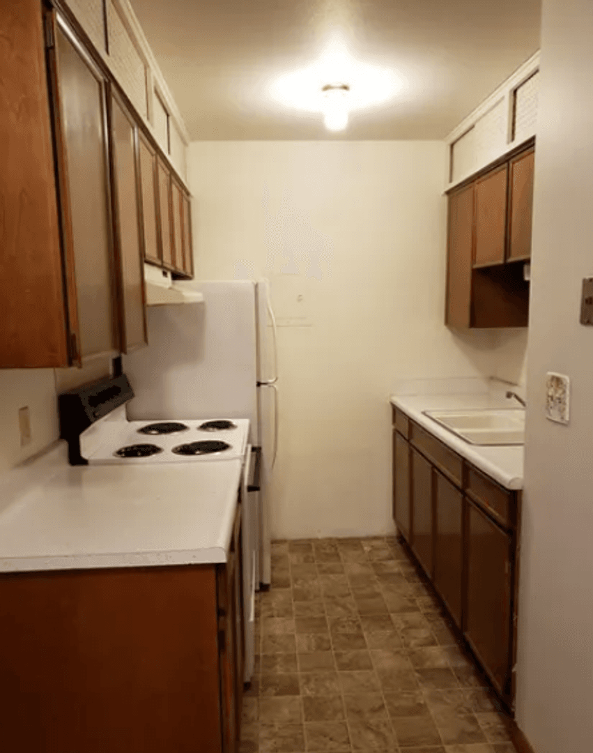 Sauk Rapids Apartment: 107 3rd Ave S