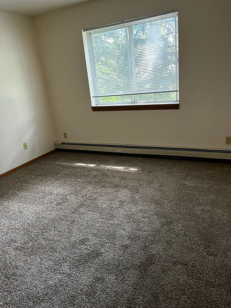 St. Cloud Apartment: 1060 7th St SE