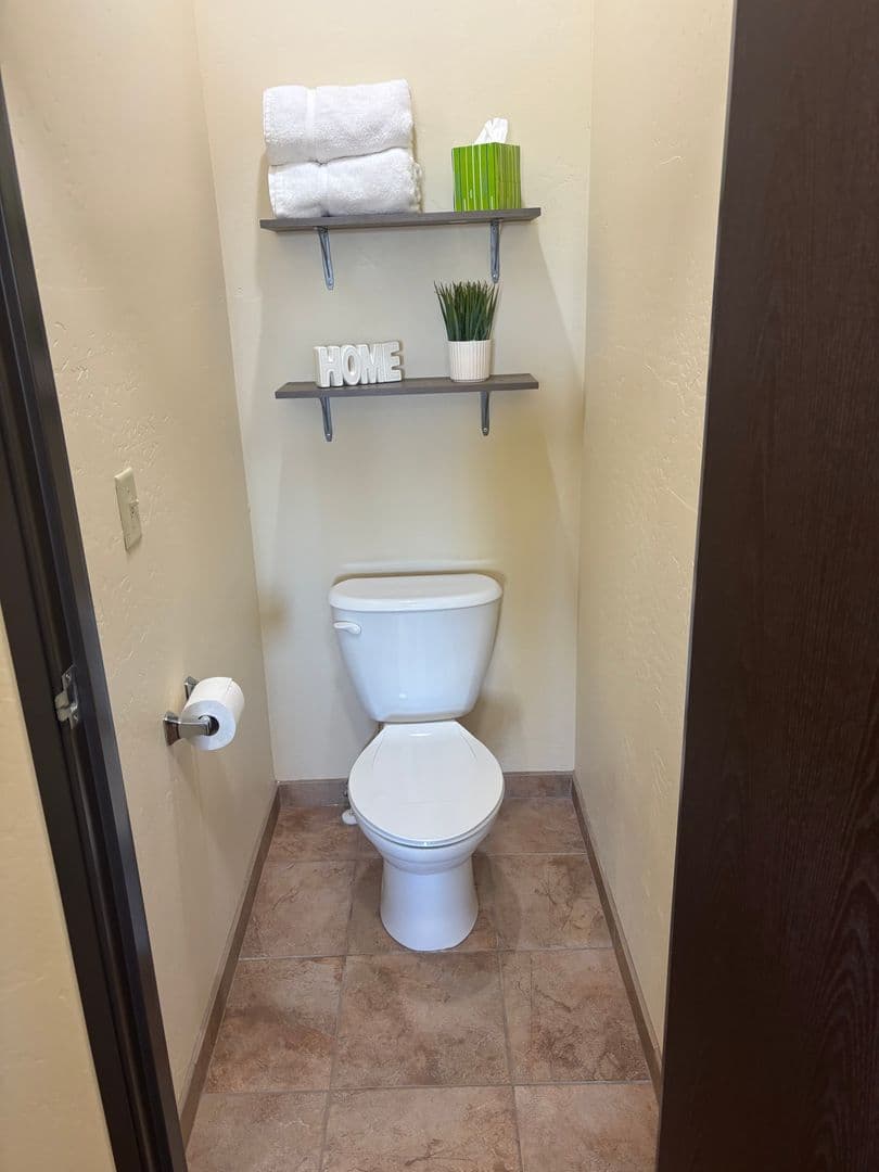 Dickinson Apartment: 1167 14th St W