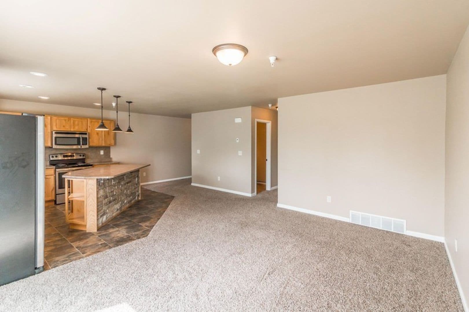 Dickinson Apartment: 2051 Yellowstone Cir