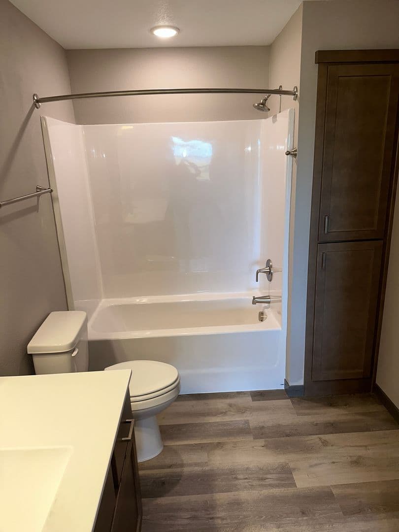 Melrose Apartment: 1250 Railroad Avenue NW