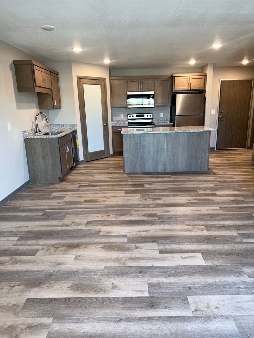 Melrose Apartment: 1250 Railroad Avenue NW