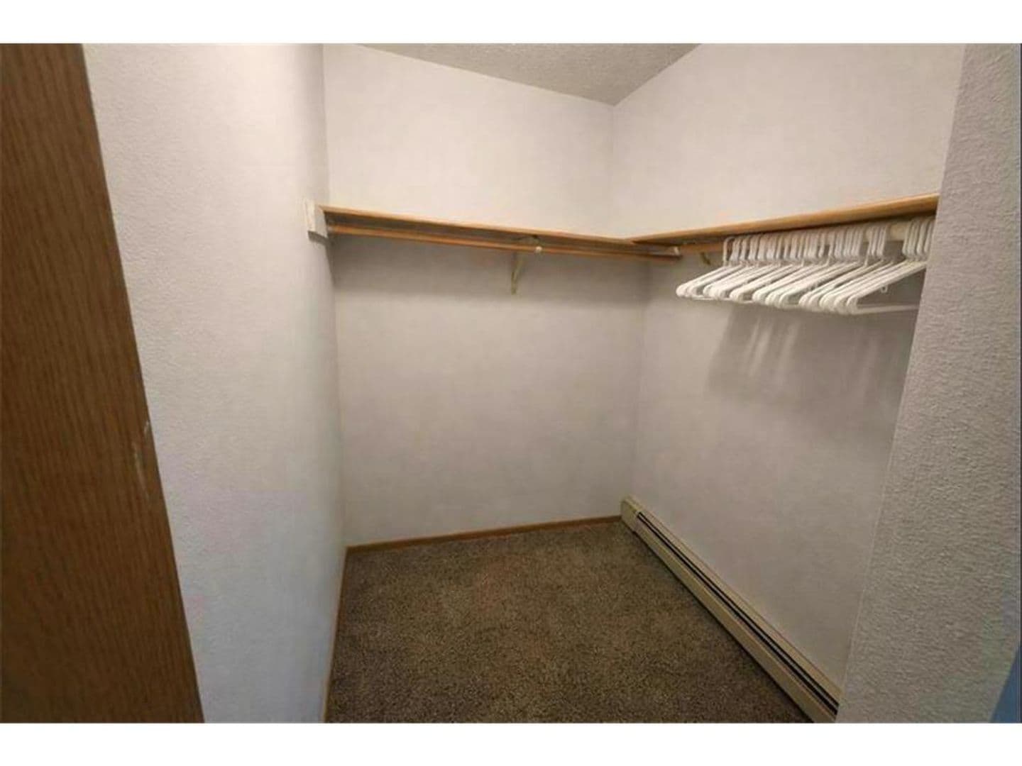 St. Cloud Apartment: 1423 6th St N