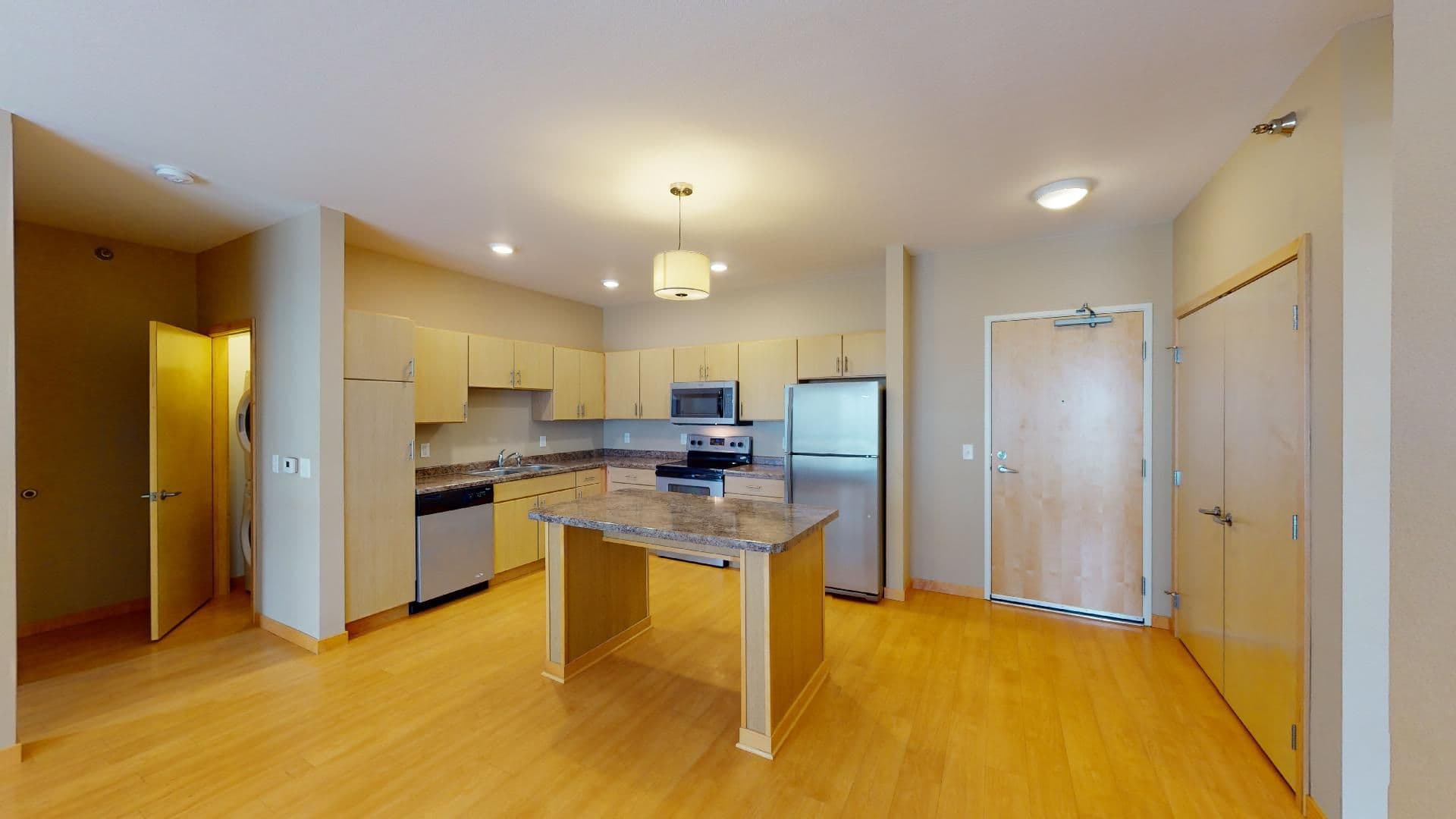Eau Claire Apartment: 2851 Hendrickson Dr
