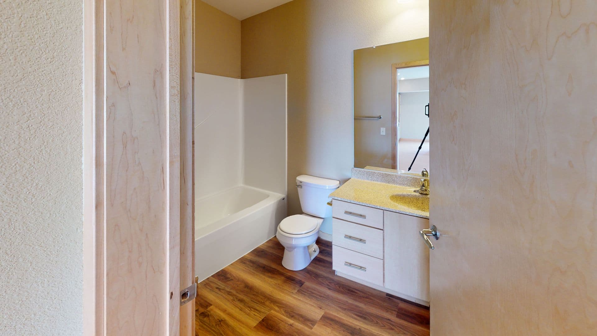 Eau Claire Apartment: 2851 Hendrickson Dr