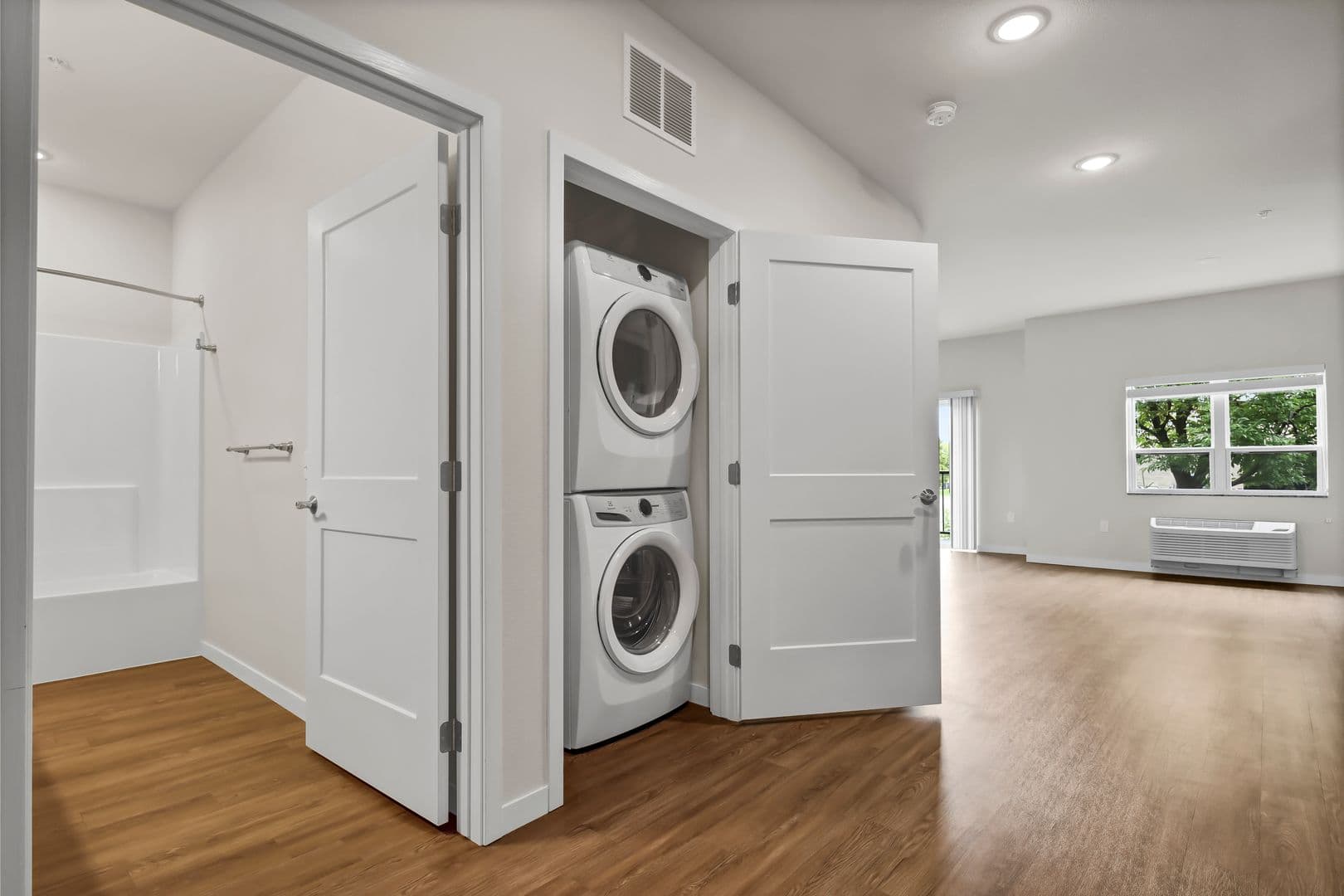 Rogers Apartment: 13650 Marshview Blvd.