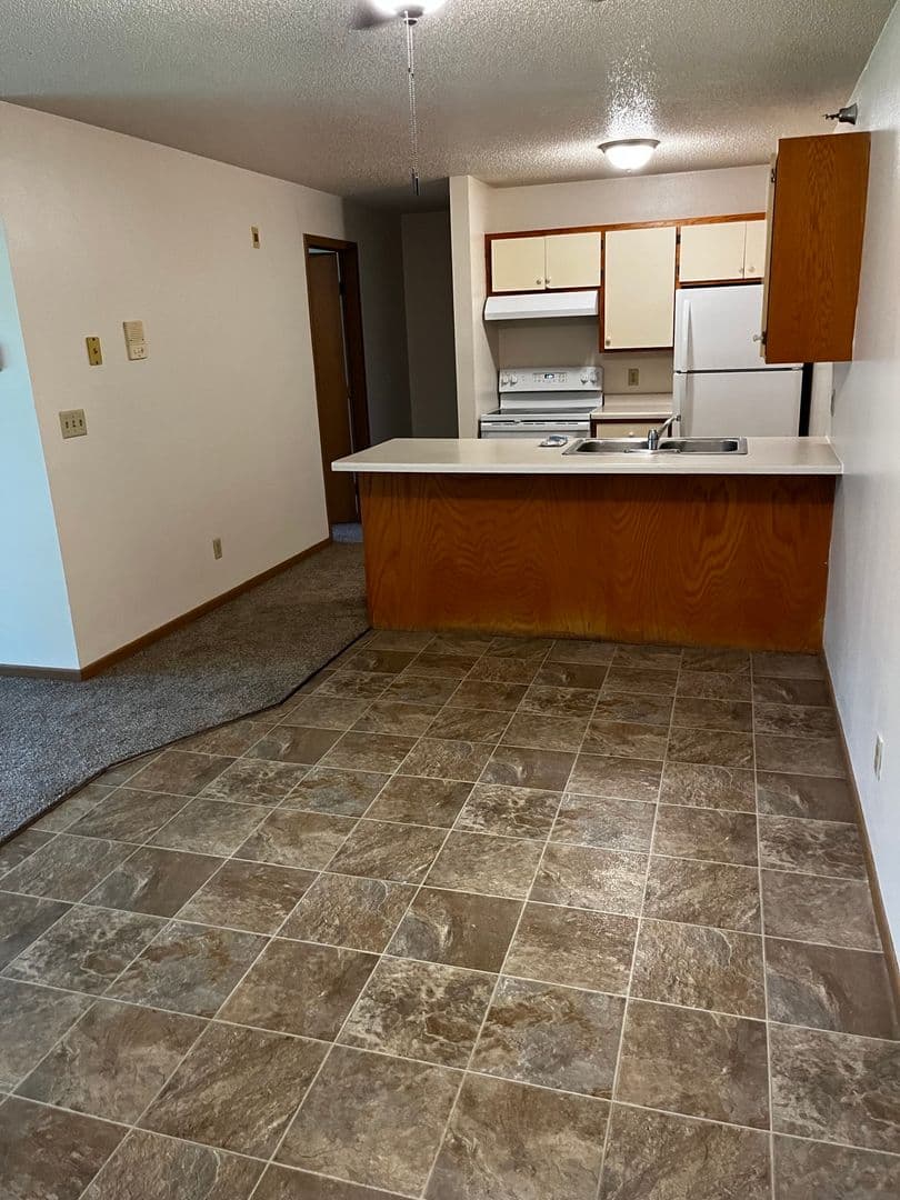 St. Cloud Apartment: 1060 7th St SE