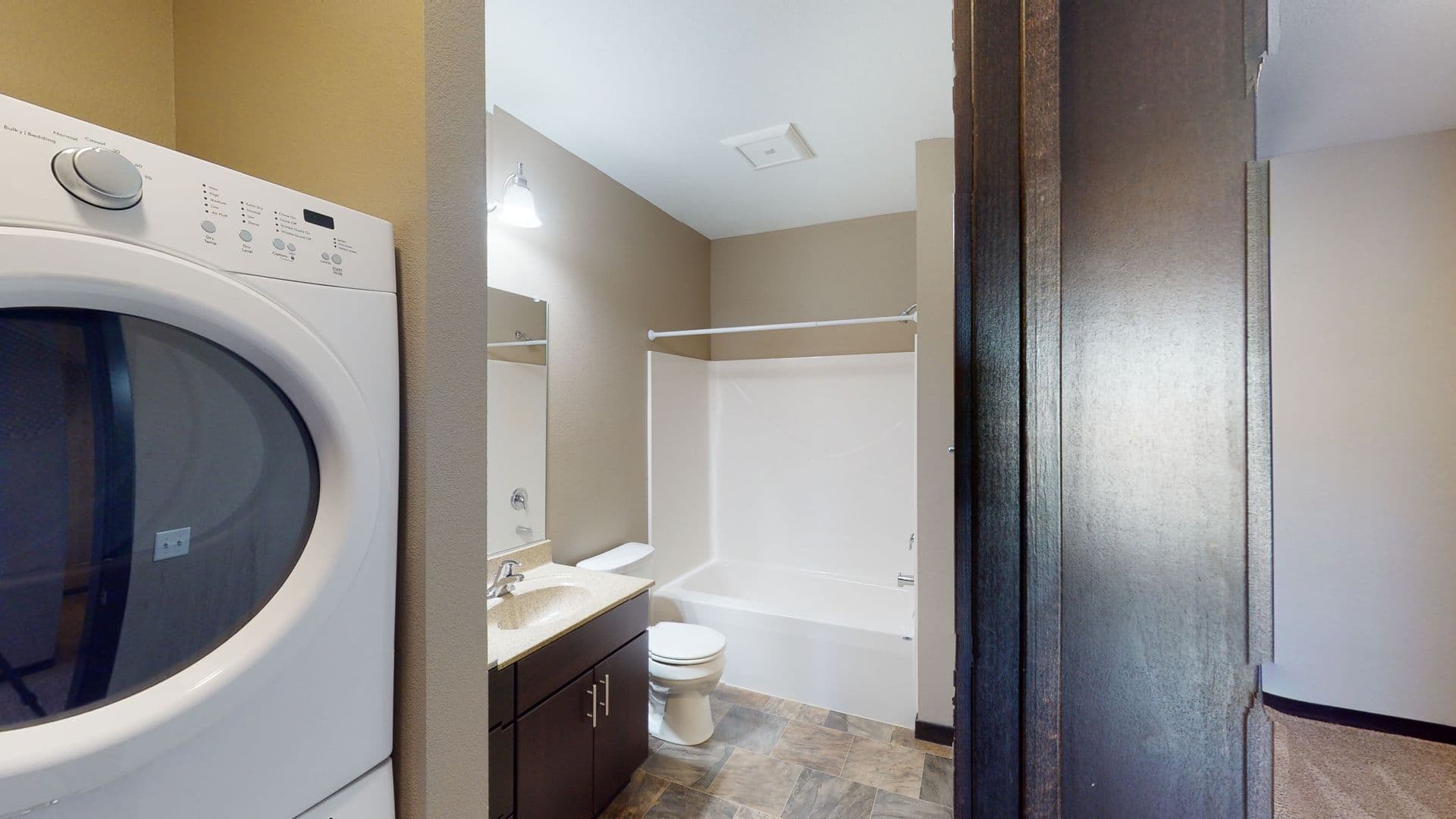 Eau Claire Apartment: 2851 Hendrickson Dr