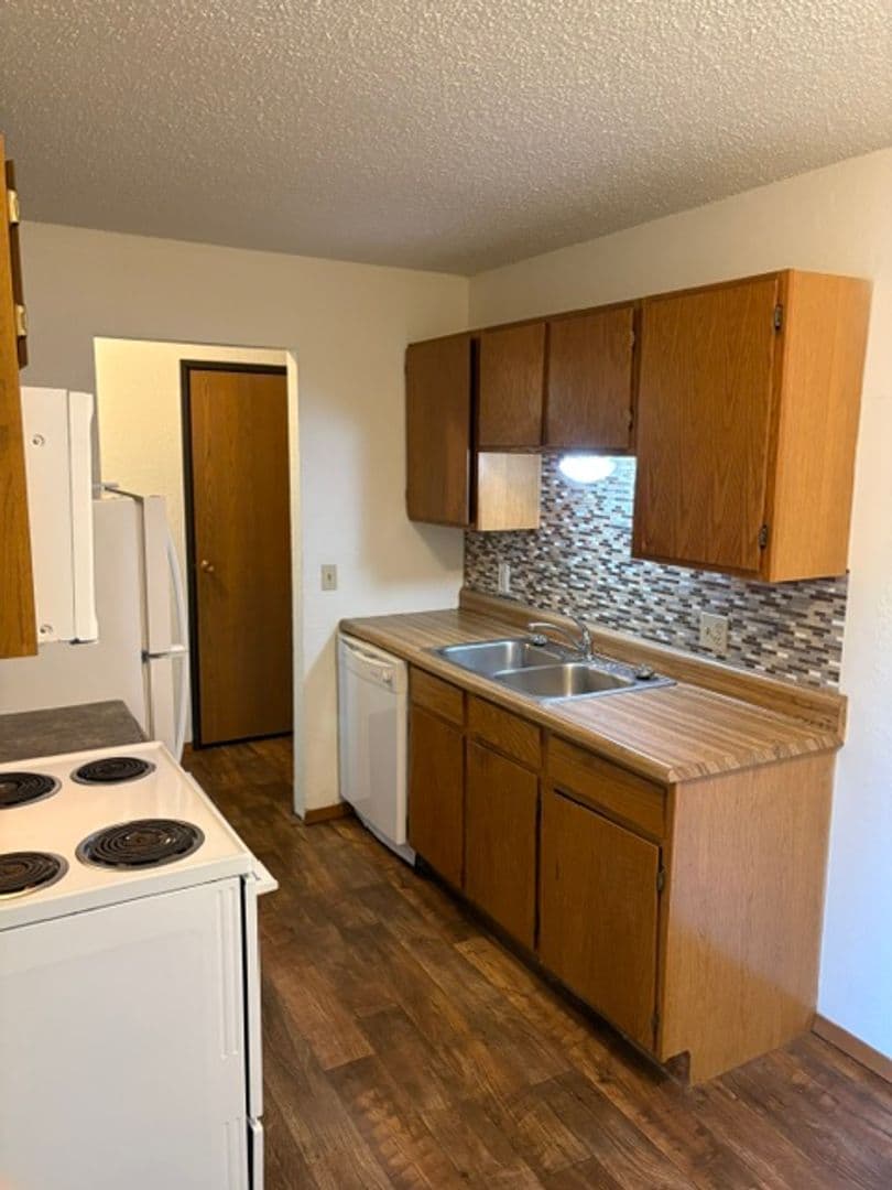 Waite Park Apartment: 30 15th Ave N