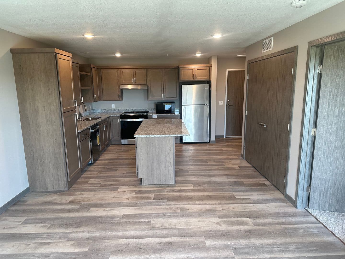 Melrose Apartment: 1250 Railroad Avenue NW