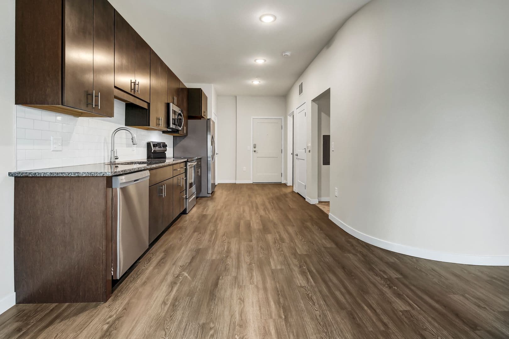 Rogers Apartment: 13650 Marshview Blvd.