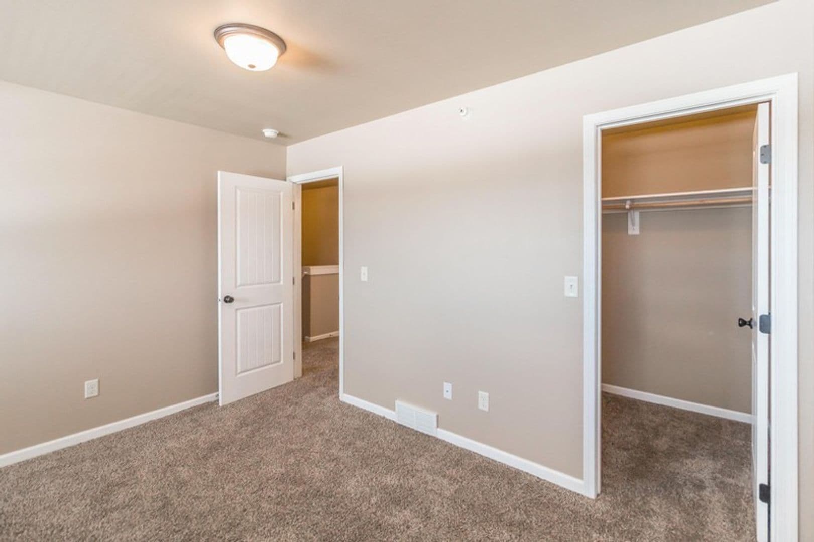 Dickinson Apartment: 2051 Yellowstone Cir