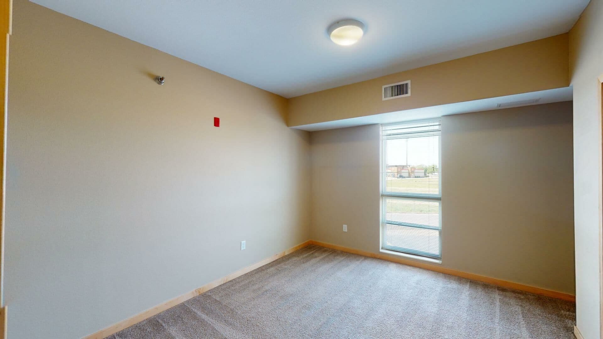 Eau Claire Apartment: 2851 Hendrickson Dr