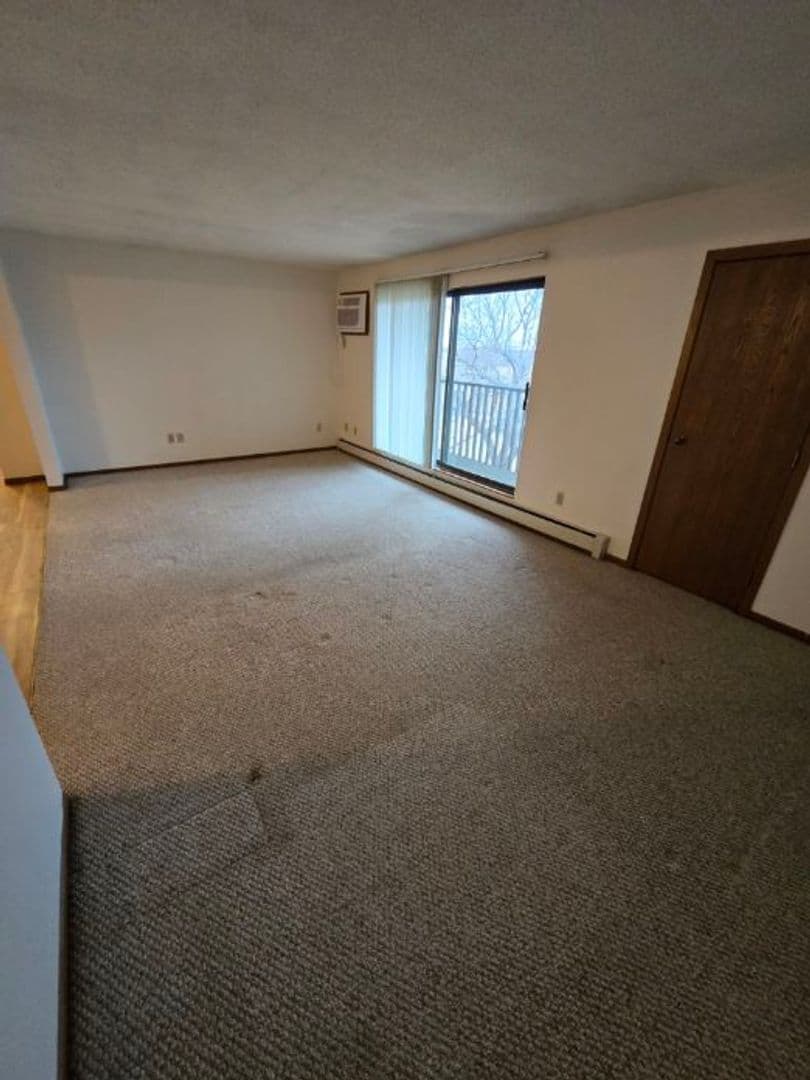 Monticello Apartment: 139 Riverview Drive