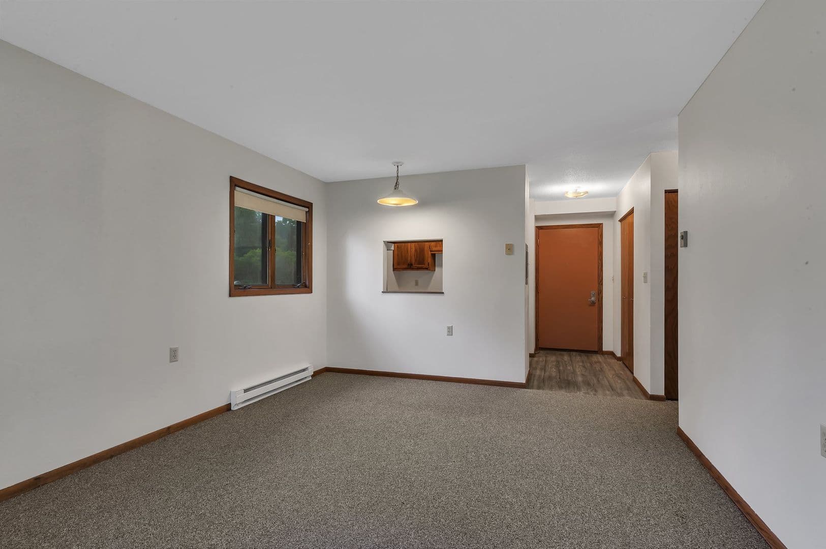 Avon Apartment: 135 Dolphin Ave NE