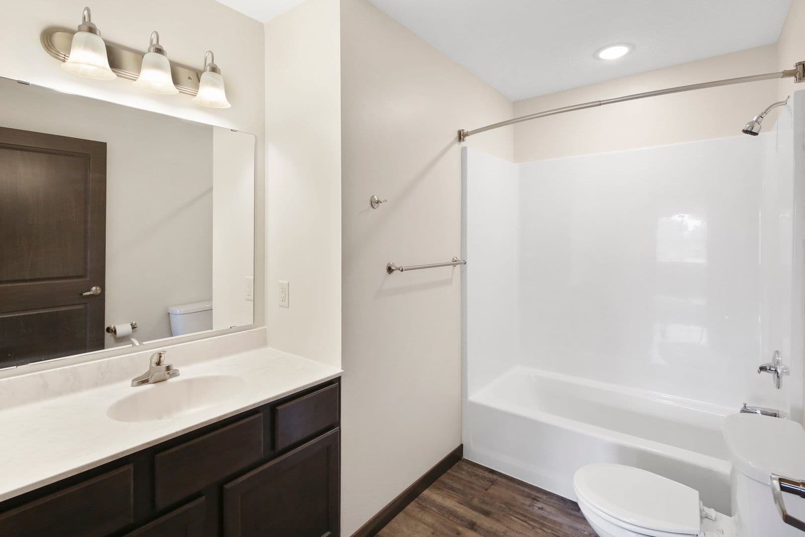 Elk River Apartment: 725 6th St NW