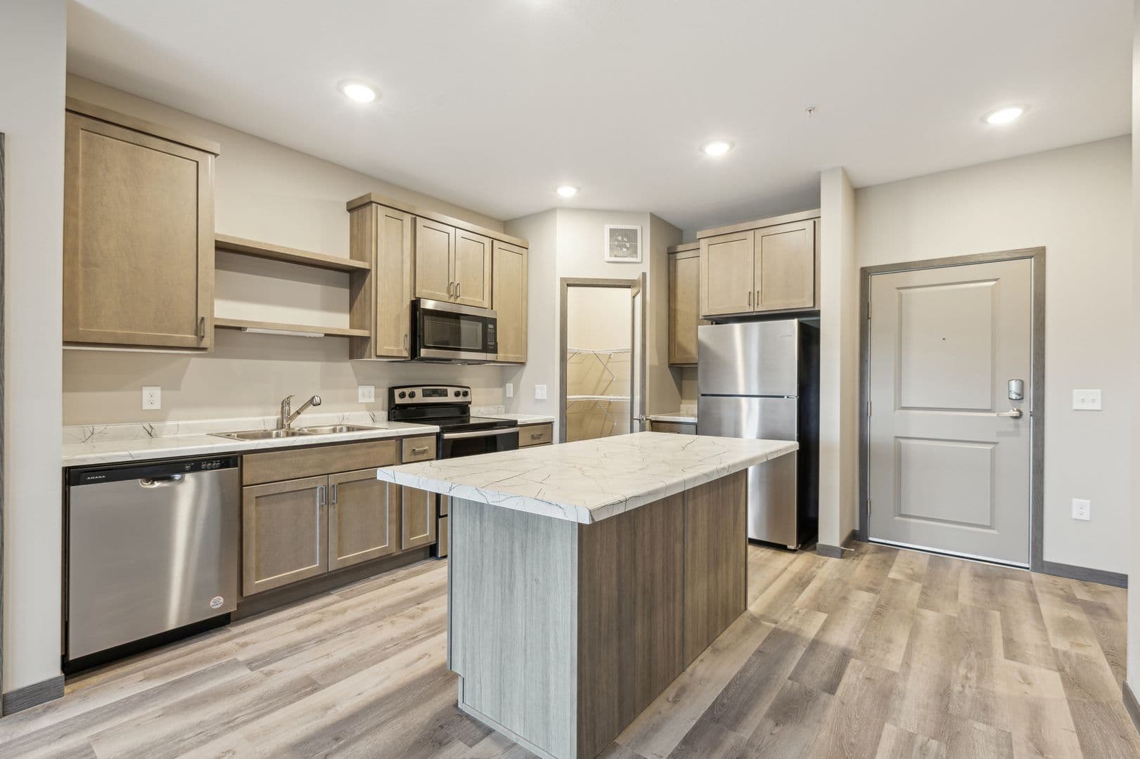 Becker Apartment: 13896 Birdie Lane