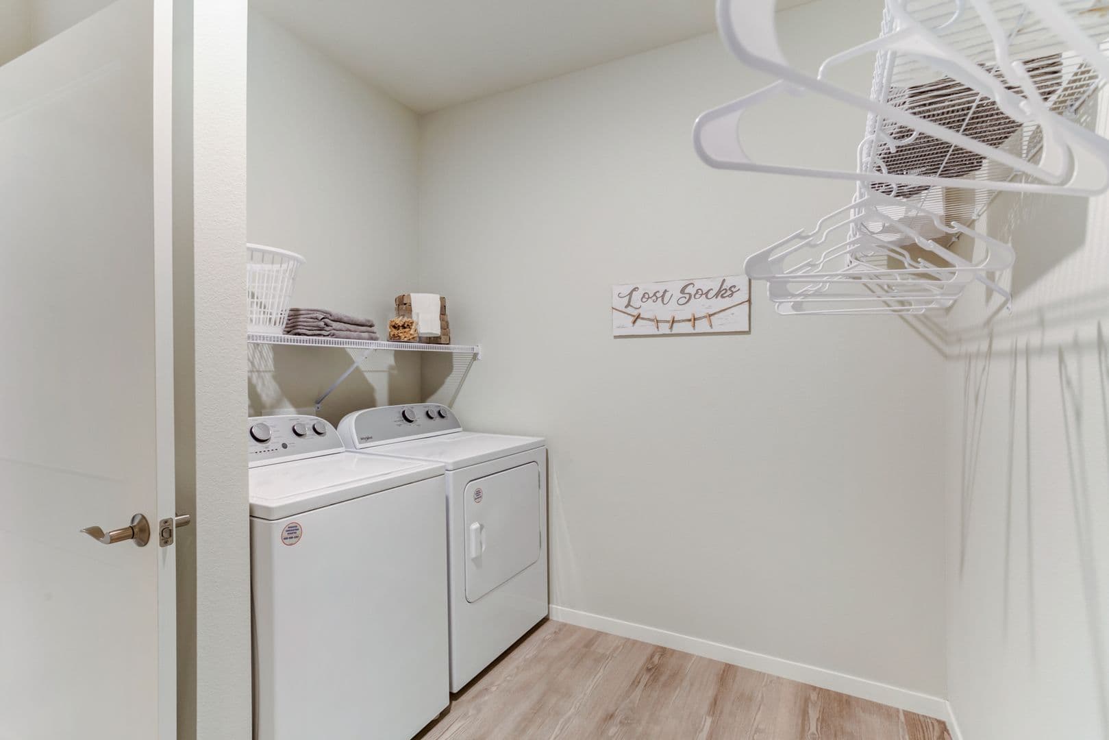 North Saint Paul Apartment: 2290 Anchor Drive