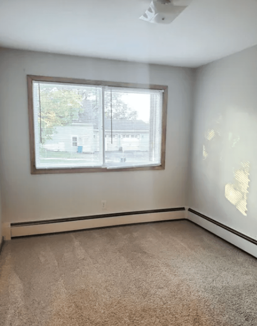 Sauk Rapids Apartment: 107 3rd Ave S