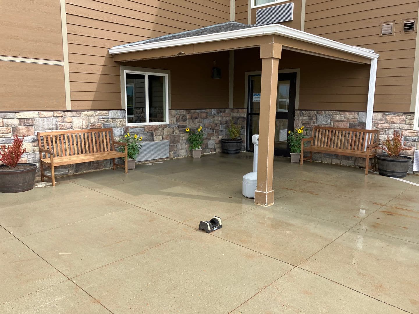 Dickinson Apartment: 1167 14th St W