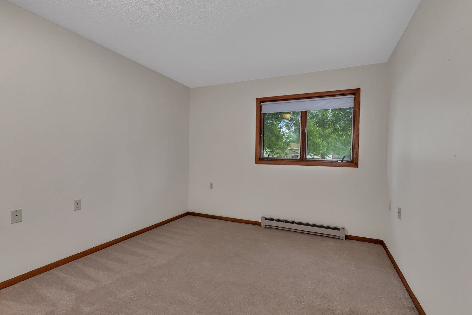 Avon Apartment: 135 Dolphin Ave NE