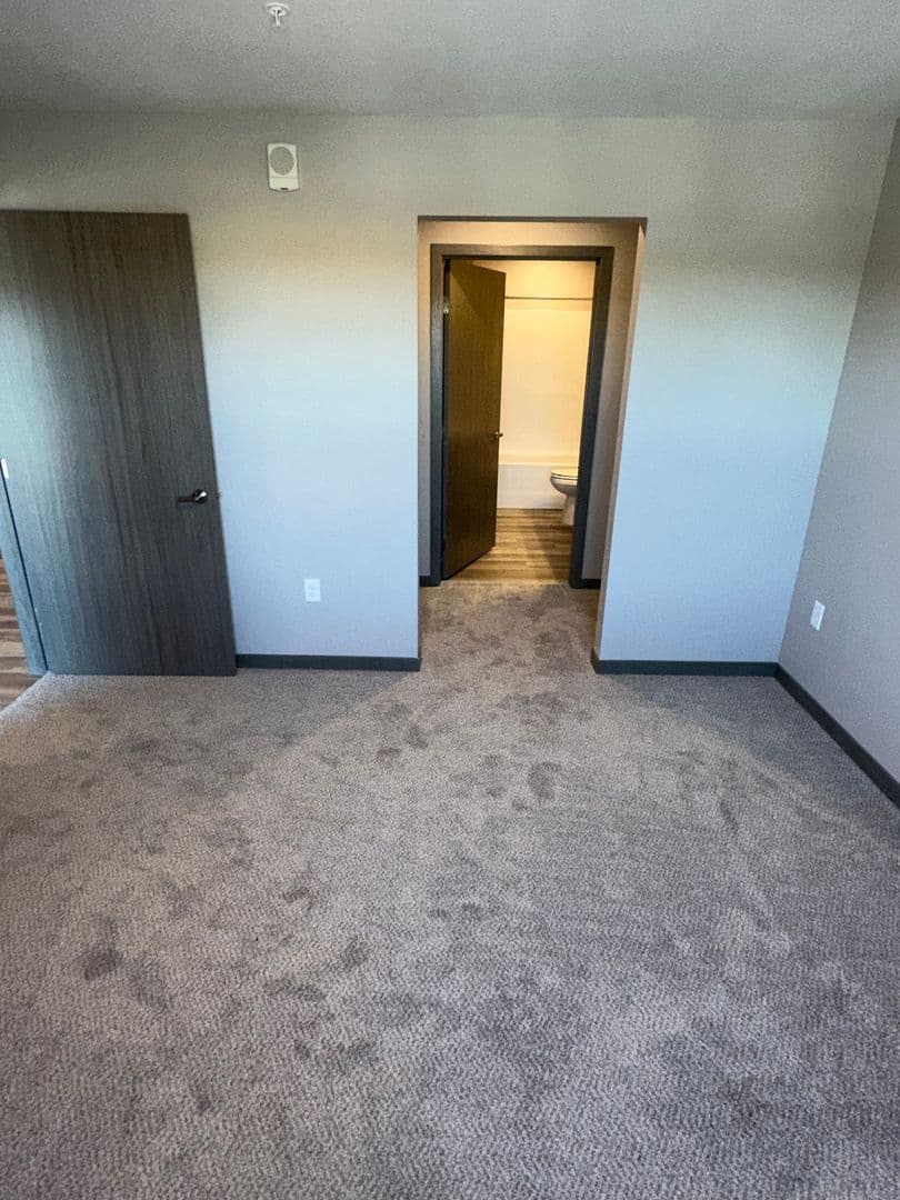 Melrose Apartment: 1250 Railroad Avenue NW