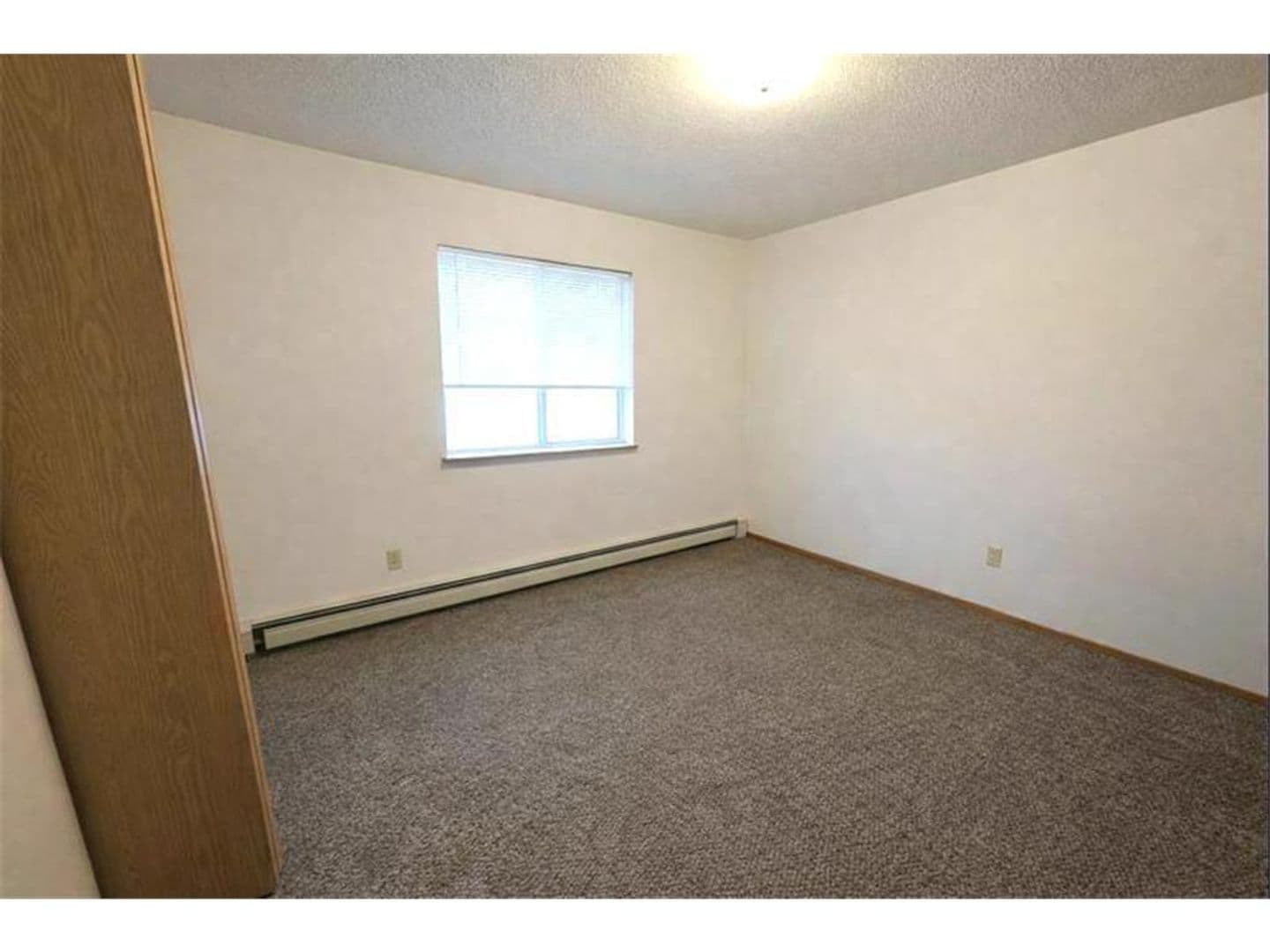 St. Cloud Apartment: 1423 6th St N