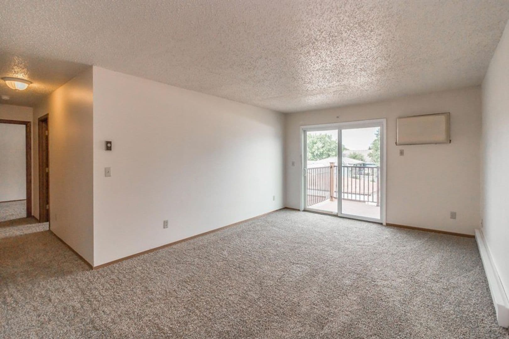 Dickinson Apartment: 2068 Prairie Ave